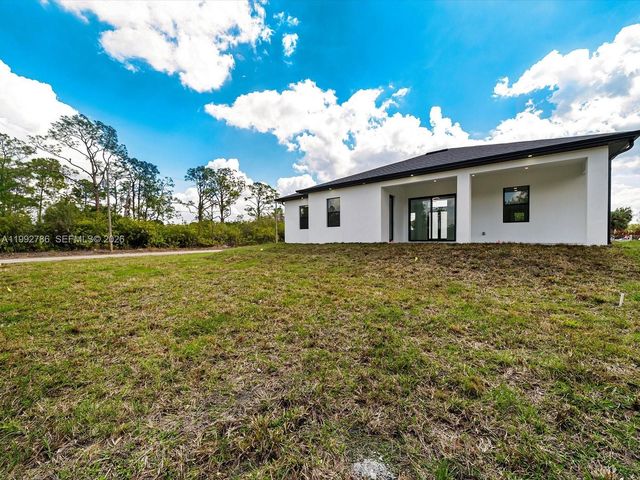 735 Chavers St, Lehigh Acres, FL 33974