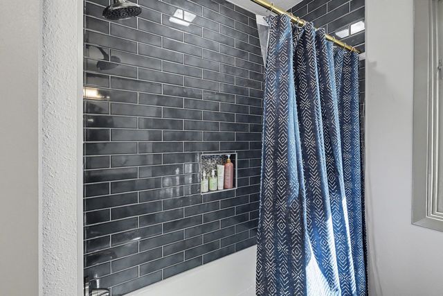 309 Independence Street, Pella, IA 50219