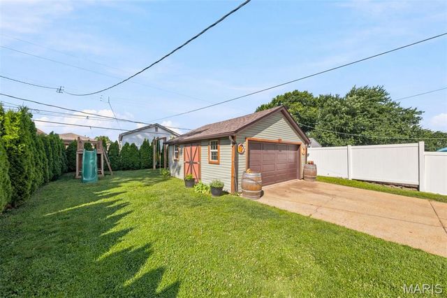 4132 Tyrolean Avenue, St Louis, MO 63116