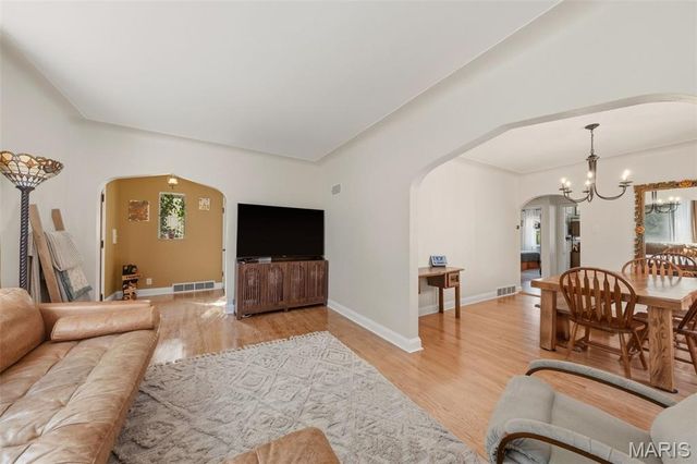 4132 Tyrolean Avenue, St Louis, MO 63116