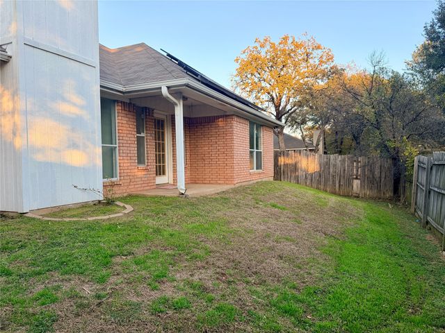 7632 Arbor Ridge Court, Fort Worth, TX 76112