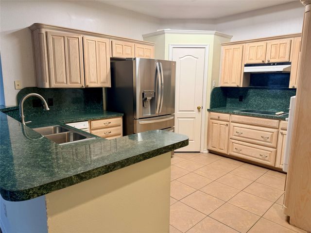 7632 Arbor Ridge Court, Fort Worth, TX 76112