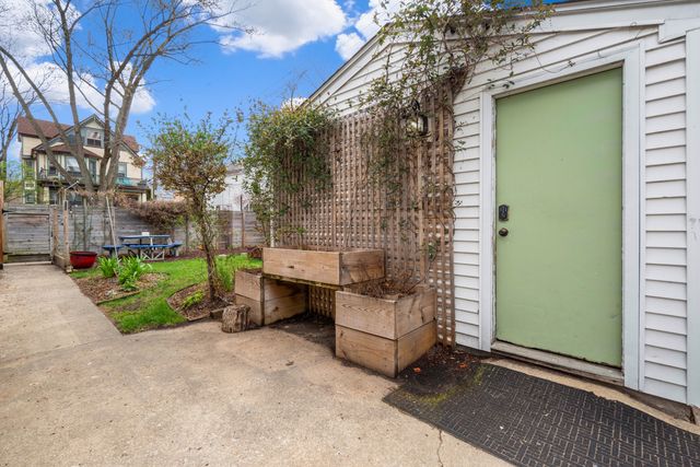 7113 N Wolcott Avenue, Chicago, IL 60626