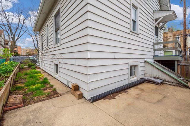7113 N Wolcott Avenue, Chicago, IL 60626