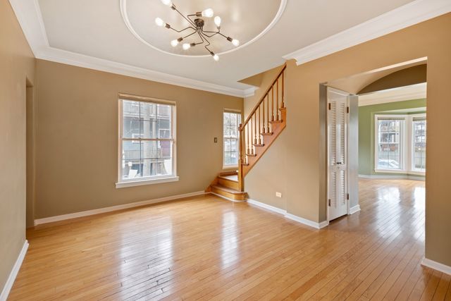 7113 N Wolcott Avenue, Chicago, IL 60626