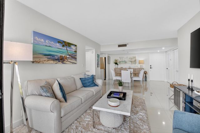 6815 Willow Wood Drive 4083, Boca Raton, FL 33434