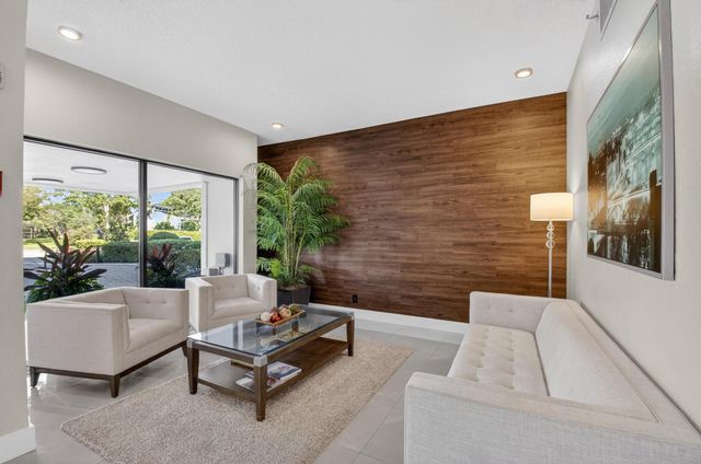 6815 Willow Wood Drive 4083, Boca Raton, FL 33434