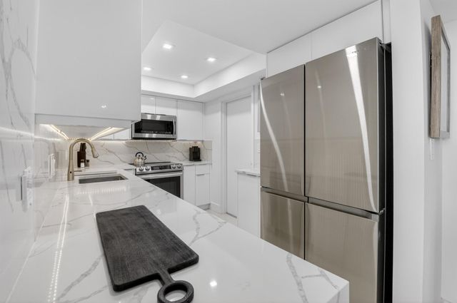 6815 Willow Wood Drive 4083, Boca Raton, FL 33434