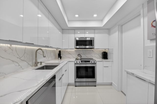 6815 Willow Wood Drive 4083, Boca Raton, FL 33434