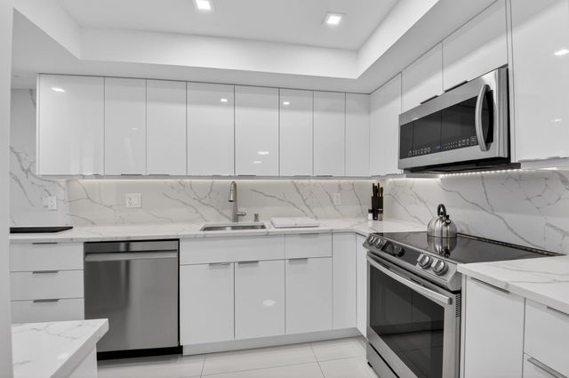 6815 Willow Wood Drive 4083, Boca Raton, FL 33434