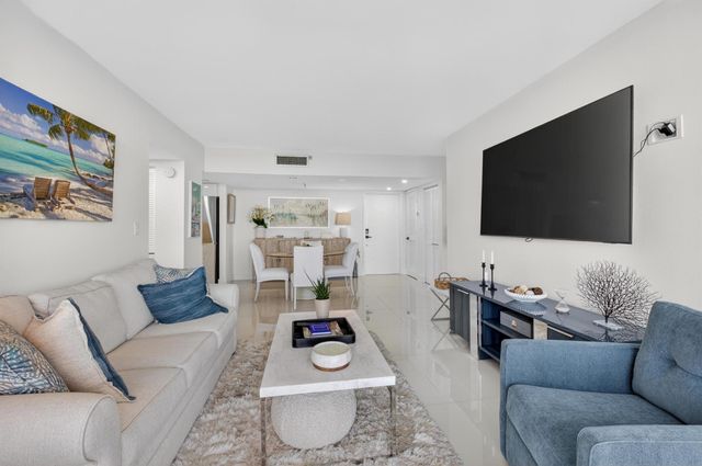 6815 Willow Wood Drive 4083, Boca Raton, FL 33434