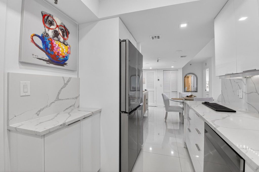 6815 Willow Wood Drive 4083, Boca Raton, FL 33434