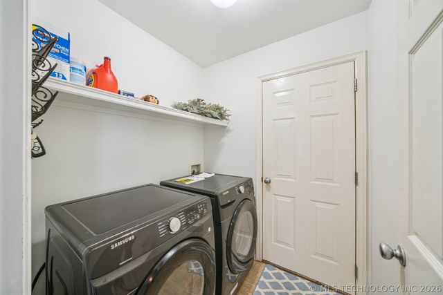 6618 E 130th Place S, Bixby, OK 74008