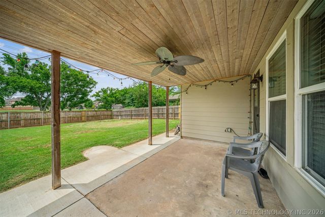 6618 E 130th Place S, Bixby, OK 74008