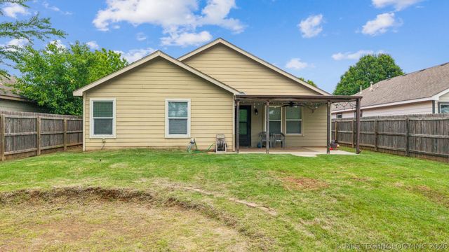 6618 E 130th Place S, Bixby, OK 74008