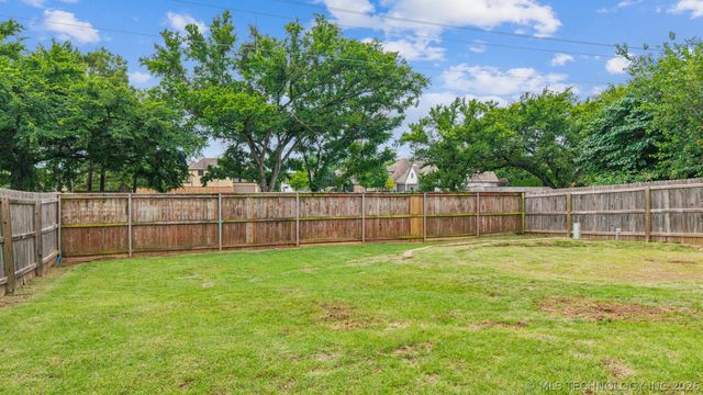 6618 E 130th Place S, Bixby, OK 74008