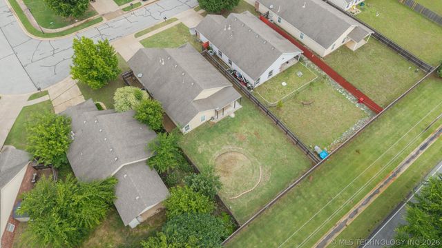 6618 E 130th Place S, Bixby, OK 74008