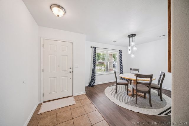 6618 E 130th Place S, Bixby, OK 74008