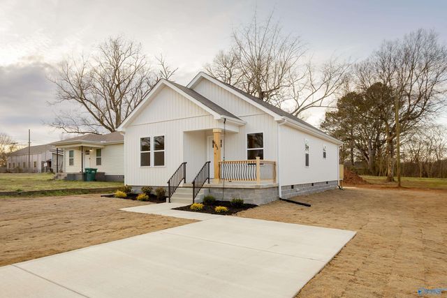 803 SW 14th Avenue, Sheffield, AL 35660