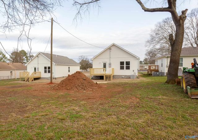 803 SW 14th Avenue, Sheffield, AL 35660