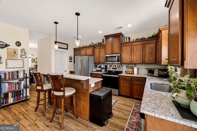 408 Fairview Circle, Hinesville, GA 31313