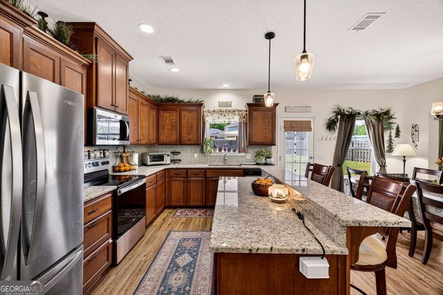 408 Fairview Circle, Hinesville, GA 31313