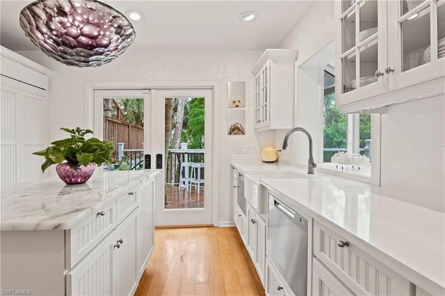 61 12th AVE S, Naples, FL 34102