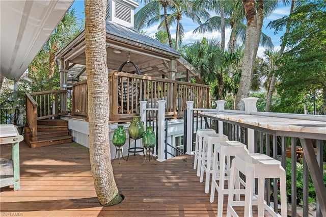 61 12th AVE S, Naples, FL 34102