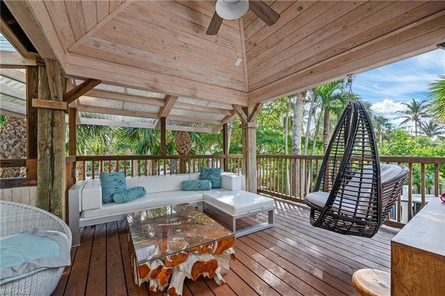 61 12th AVE S, Naples, FL 34102