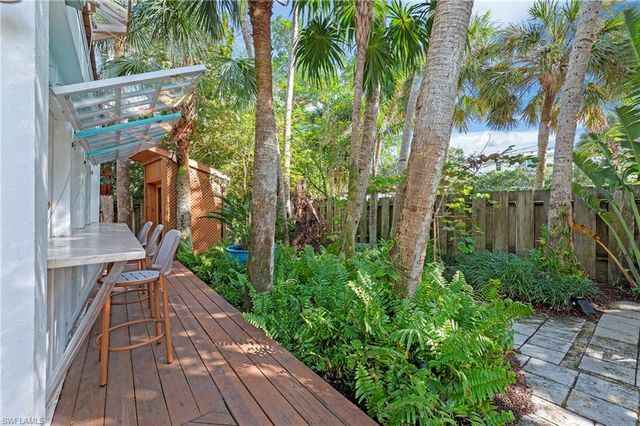 61 12th AVE S, Naples, FL 34102