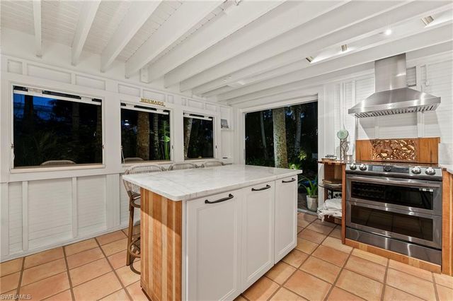 61 12th AVE S, Naples, FL 34102