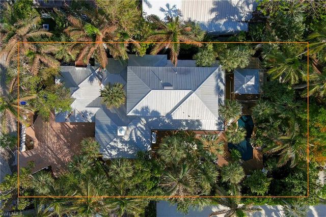 61 12th AVE S, Naples, FL 34102