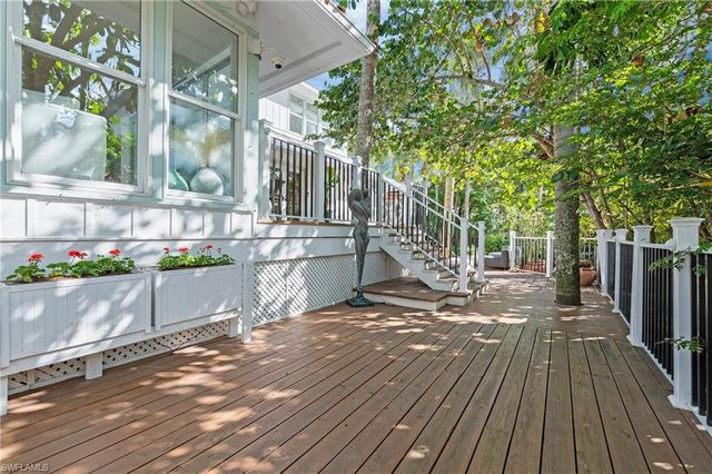 61 12th AVE S, Naples, FL 34102