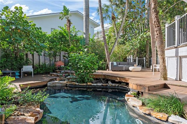 61 12th AVE S, Naples, FL 34102