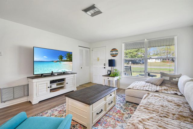 919 Viscaya Blvd, St Augustine, FL 32086