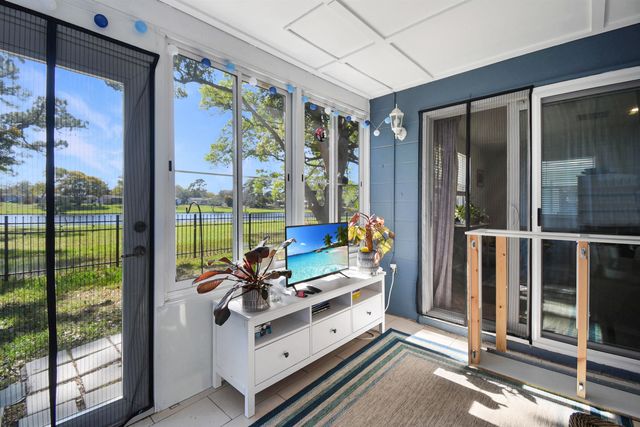 919 Viscaya Blvd, St Augustine, FL 32086