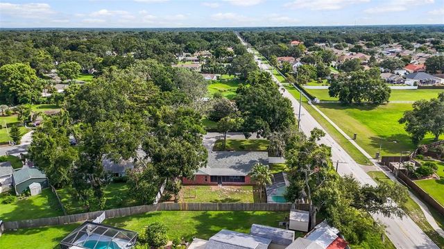 1802 PARKWOOD DRIVE, Valrico, FL 33594