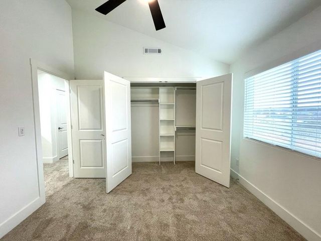 702 Sun Meadows Loop, Centerton, AR 72719
