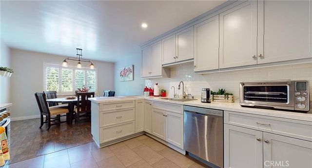 321 E Stocker Street 205, Glendale, CA 91207