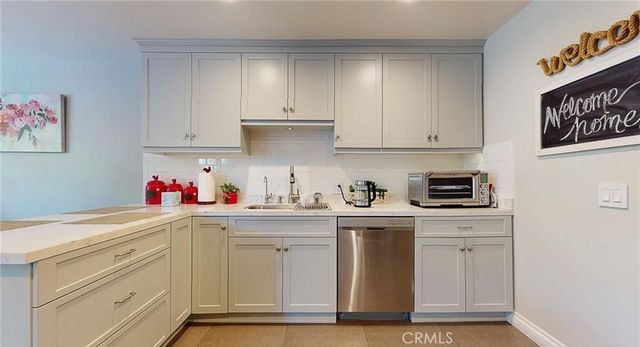 321 E Stocker Street 205, Glendale, CA 91207
