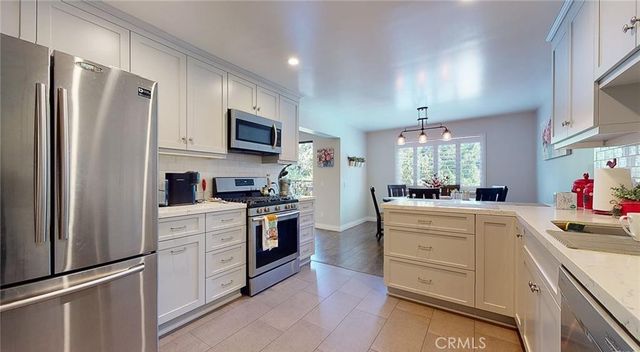321 E Stocker Street 205, Glendale, CA 91207