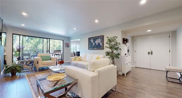 321 E Stocker Street 205, Glendale, CA 91207