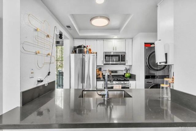 3049 Golden Oak Way, Spring Valley, CA 91978