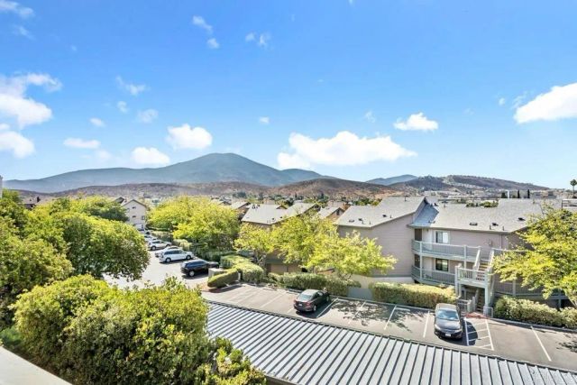 3049 Golden Oak Way, Spring Valley, CA 91978