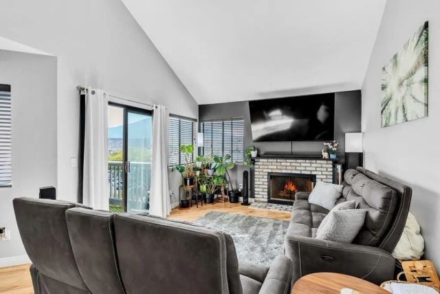 3049 Golden Oak Way, Spring Valley, CA 91978