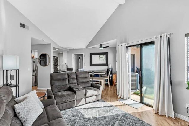 3049 Golden Oak Way, Spring Valley, CA 91978