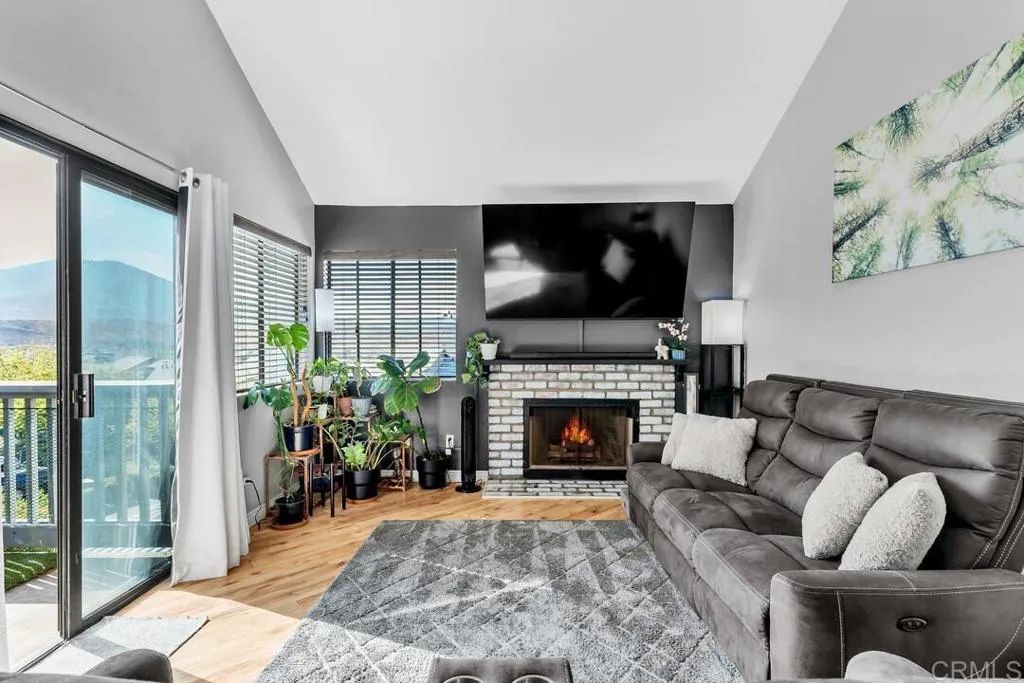 3049 Golden Oak Way, Spring Valley, CA 91978