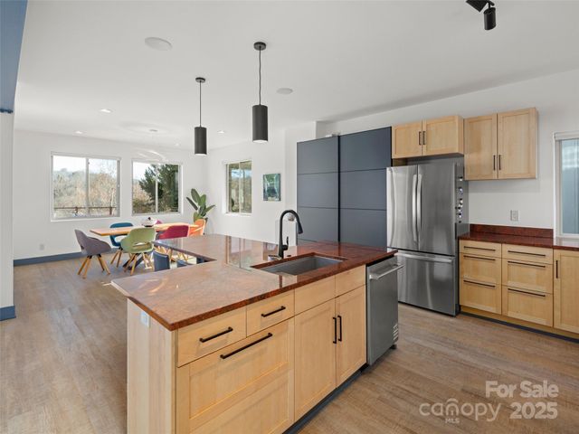 46 Park Avenue N, Asheville, NC 28801