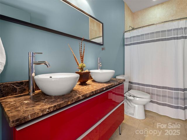 46 Park Avenue N, Asheville, NC 28801