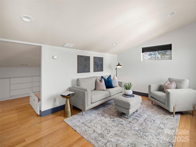 46 Park Avenue N, Asheville, NC 28801